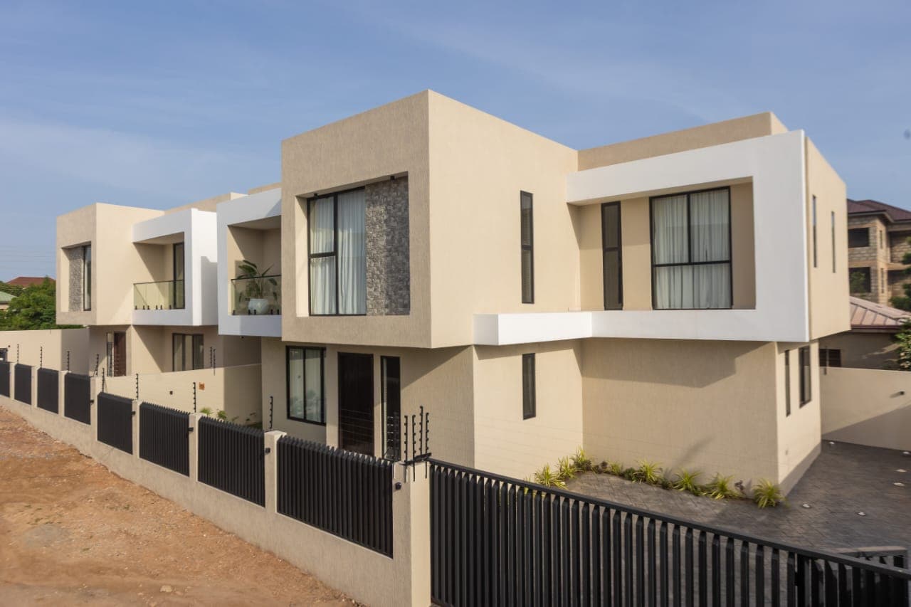 4 bedroom houses available for sale at Oyarifa
