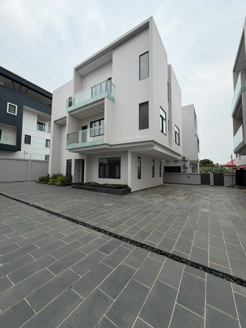 LUXURY TOWNHOUSE /STANDALONE FOR RENT