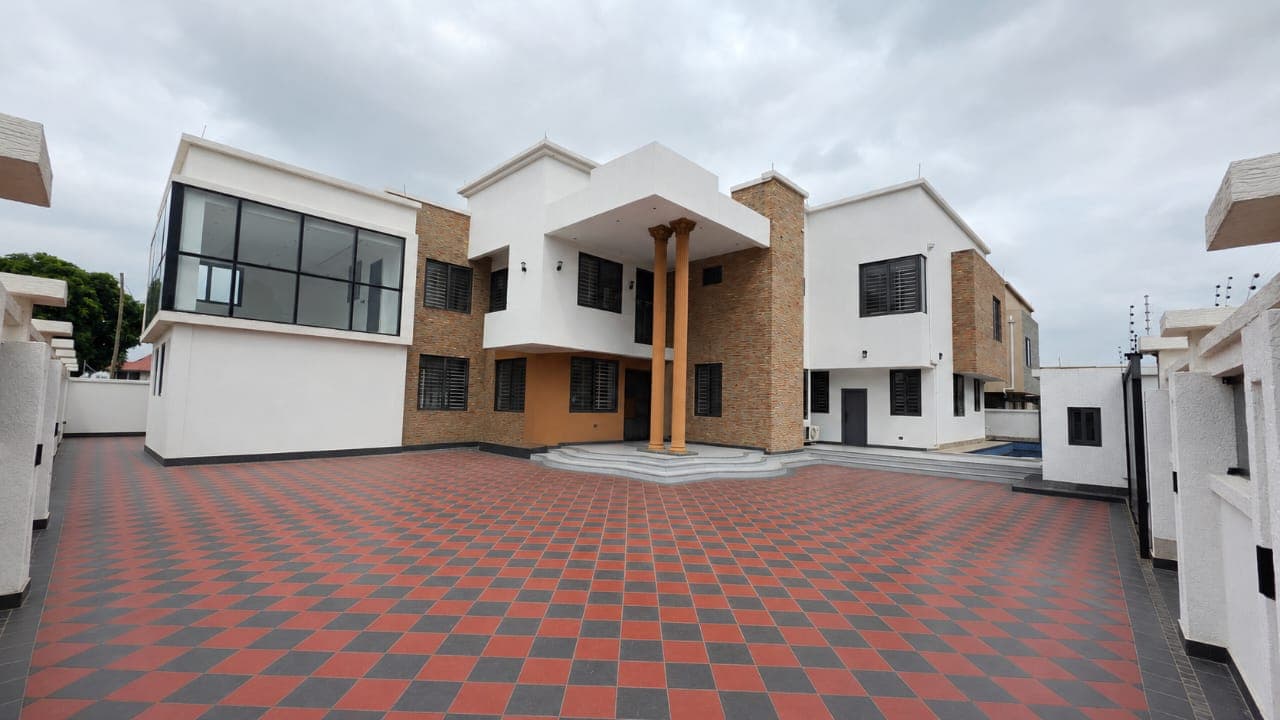 5 Bedroom House with pool and boys quarters for sale at East legon Adjringano