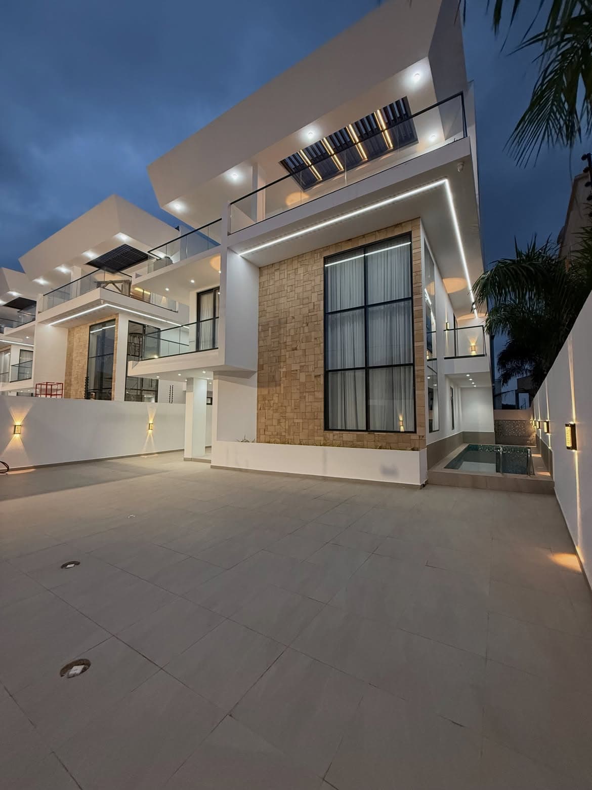 4 Bedroom Furnished House with boys quarters and pool for sale at East Legon