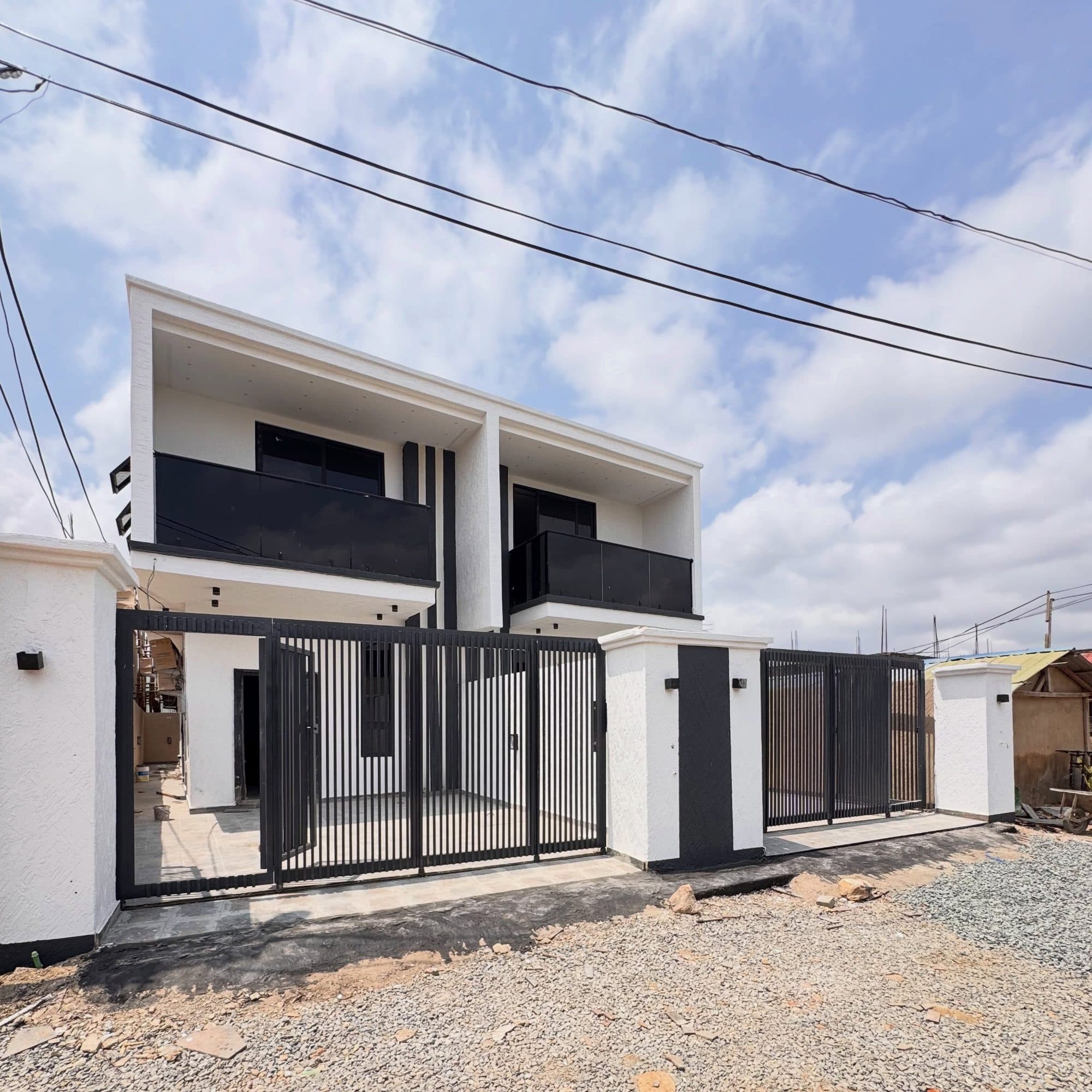 3 Bedroom house for sale at lakeside estate
