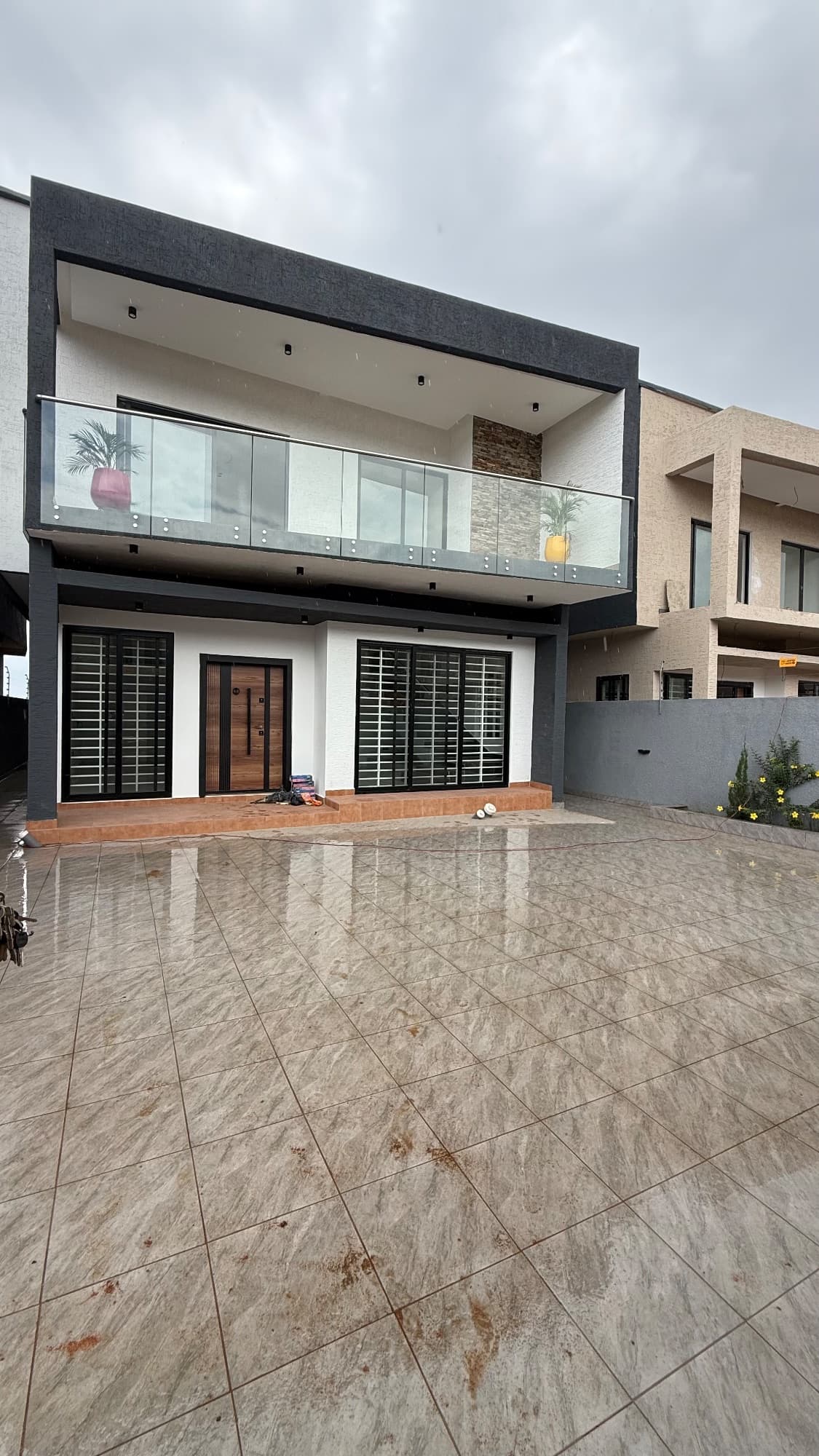 4 BEDROOM HOME