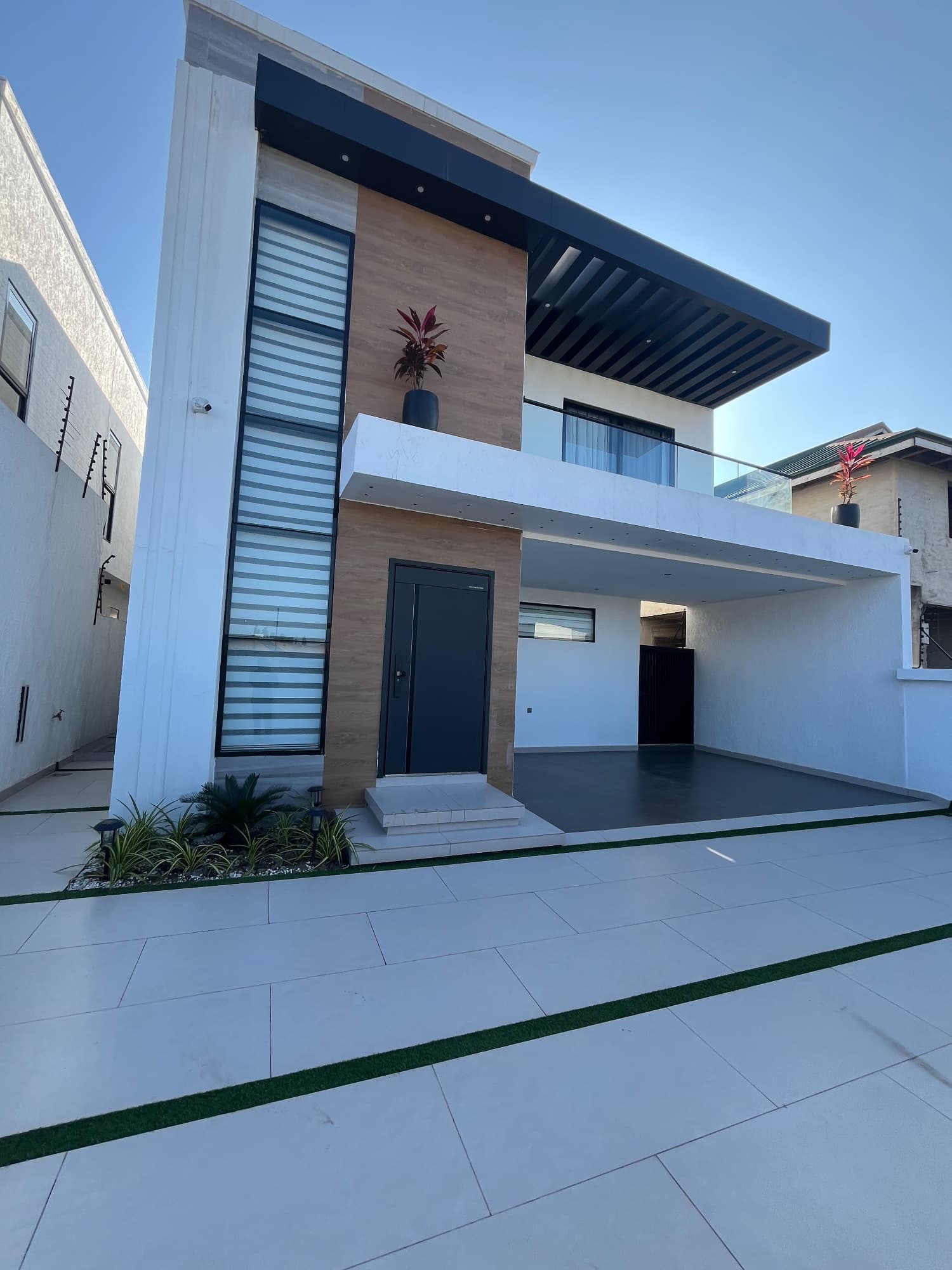 FULLY FURNISHED 4 BEDROOM WITH A POOL & 1 BOYS QUARTERS FOR SALE
